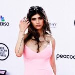 МИА КАЛИФА ГИ ЖАЛИ ВОЈНИЦИТЕ: „Подобро да го продаваат телото на OnlyFans отколку на државата“