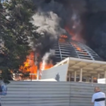 Изгаснат пожарот во Универзална сала, две лица се повредени (ФОТО)