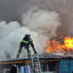 Голем пожар кај Нови Сад, повеќе од 10 возила на противпожарната служба се на терен
