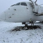 АВИОН СЕ ЛИЗНА ОД ПИСТА ПРИ СЛЕТУВАЊЕ Драма на аеродром во Литванија (ФОТО и ВИДЕО)